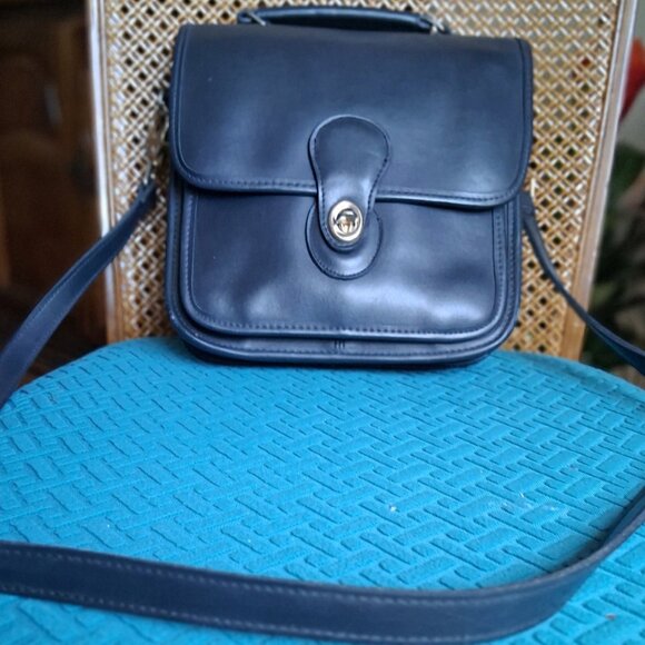 WEEKEND SPECIAL TAKE 40% OFF 10/24-10/26 VINTAGE COURT NAVY BLUE LEATHER TOTEBAG - Picture 3 of 8